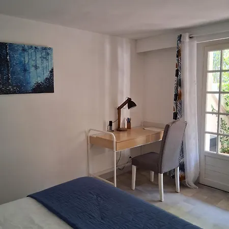 La Fontaine Des Cagots Apartment *